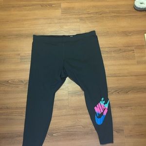 Black nike leggings with color detail